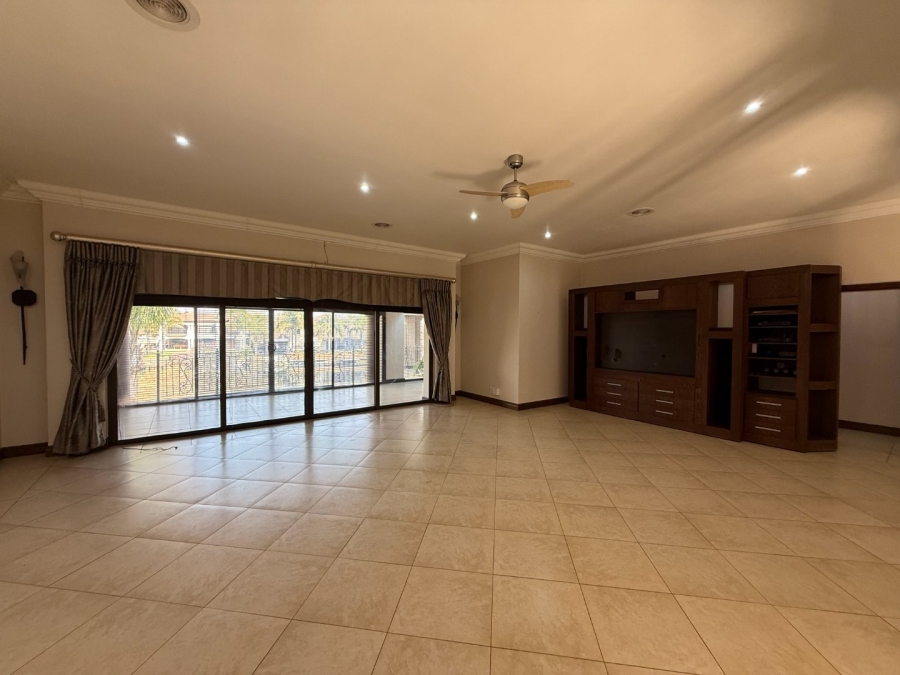 4 Bedroom Property for Sale in WestLake Country Safari Estate North West
